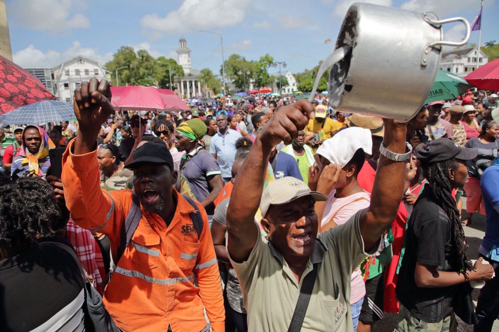 Suriname&rsquo;s Unrest Is a Warning
